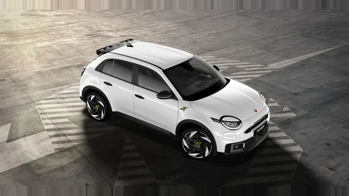 Abarth 600e Turismo en leasing — Lateral