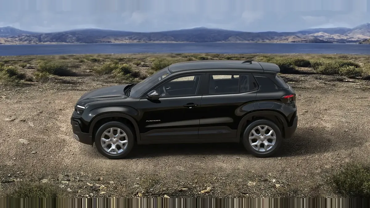 Jeep AVENGER E-HYBRID ALTITUDE en leasing — Trasera