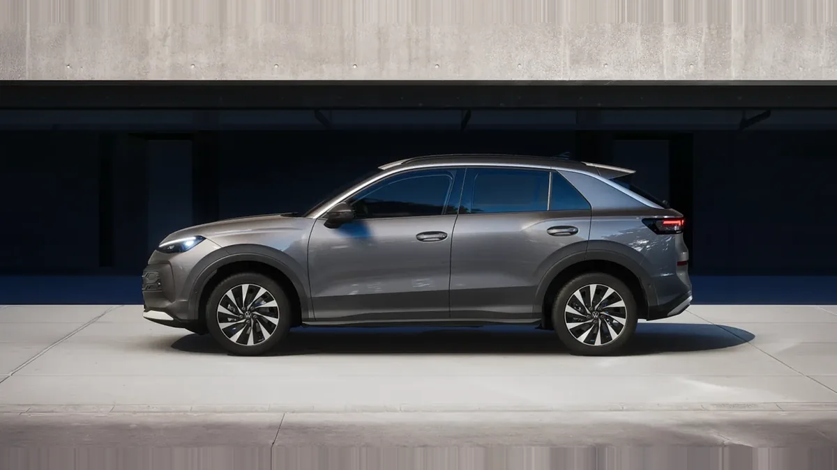 Volkswagen T-ROC Match 1.5 eTSI 150CV DSG en leasing — Lateral