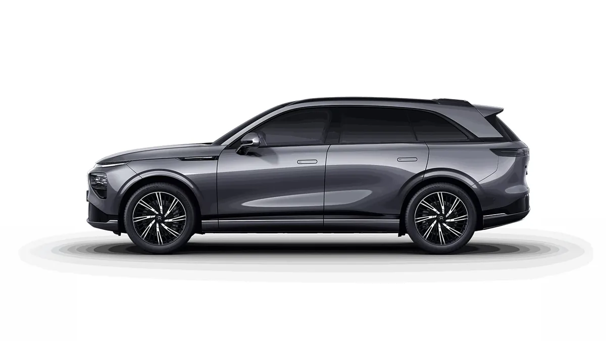 XPENG G9 AWD Performance en leasing — Lateral