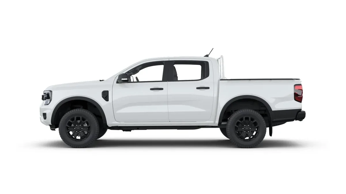Ford Ranger XLT Doble Cabina 3.0 EcoBlue 240CV en leasing — Lateral