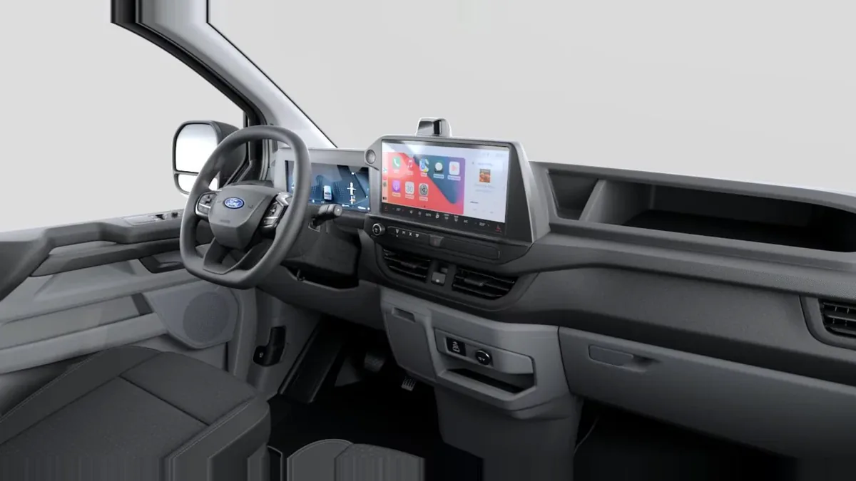 Ford TRANSIT CUSTOM  Kombi BEV 83kWh 100kW 340 L1 Trend en leasing — Delantera