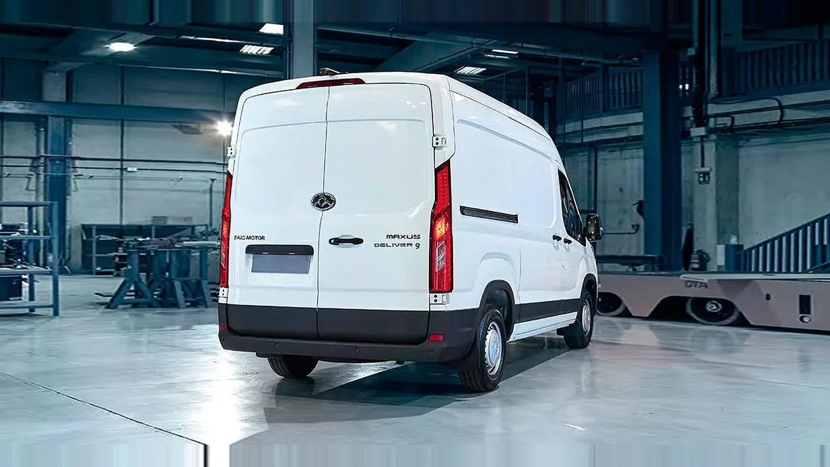 Maxus Deliver 9 Furgón 2.0D L3H2 150 (MERCANCÍAS PROPIAS) en leasing — Delantera