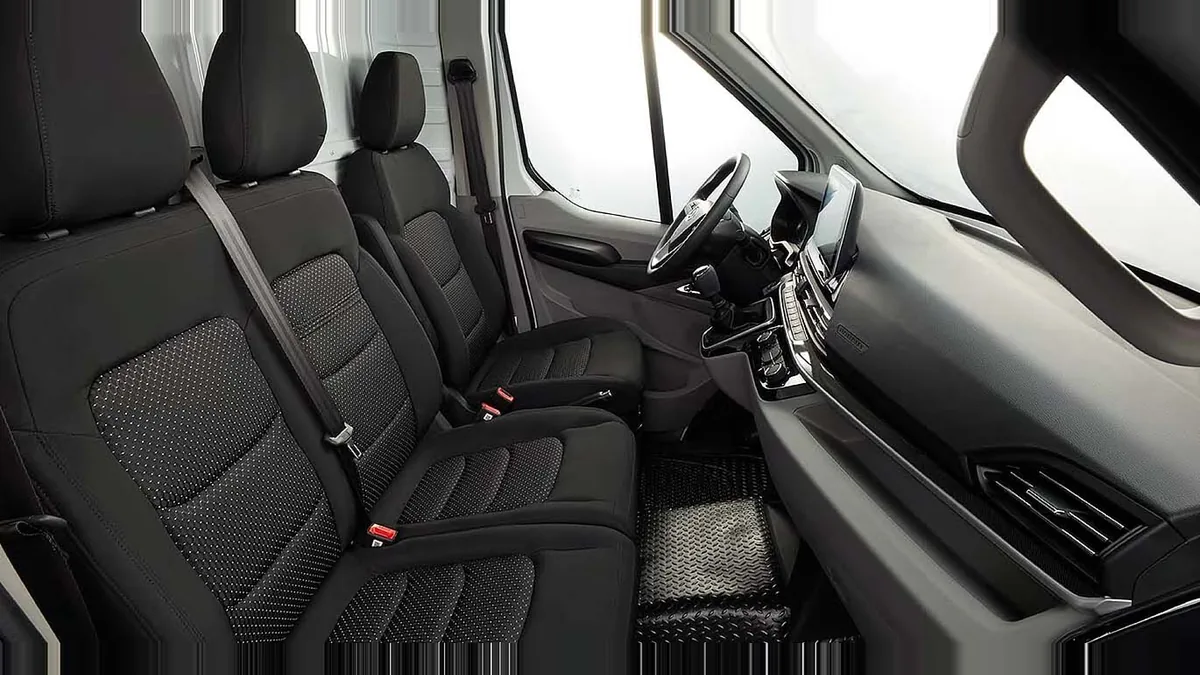 Maxus Deliver 9 Furgón 2.0D L3H2 150 (MERCANCÍAS PROPIAS) en leasing — vista 6