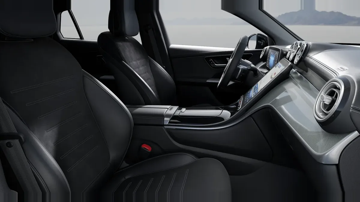 Mercedes-Benz GLC Coupé 300 de 4MATIC QS en leasing — Interior